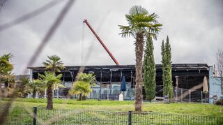 Am Tag danach wird das Ausmaß des Schadens deutlich: Die Therme ist vollständig zerstört.
