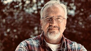 Macht Musik und schreibt Romane: Ralph U. Warner.