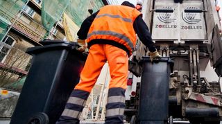 Die Müllgebühren steigen ab dem 1. Januar 2025. Zumindest für den Restmüll. Auch andere Gebühren der Stadt auf Gräber und die Gehwegreinigung werden angehoben. (Symbolbild)