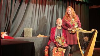 In der beliebten Reihe „Kultur im Dunkeln“ standen dieses Mal Markus Finkler und Daniela Osietzki mit dem Märchen „Kalif Storch“ auf der Bühne.