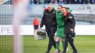 Beim Ex-Waldhöfer Timo Königsmann bewahrheiteten sich die schlimmsten Befürchtungen: Der Keeper fällt mit einem Kreuzbandriss lange aus.