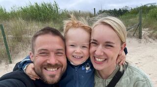 Papa Christopher und Mama Marina tun alles dafür, einen Stammzellspender für ihren Sohn Ben zu finden. Er hat die Schockdiagnose Blutkrebs erhalten.