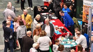 Viel Andrang an den Infoständen – das kennzeichnet den Neujahrsempfang im Rosengarten, und an diesem Teil des Konzepts hält die Stadt fest.