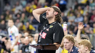 Rhein-Neckar Löwen-Trainer Sebastian Hinze hadert mit der Leistung seines Teams gegen Magdeburg.