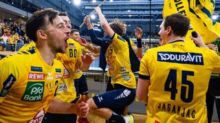 Nach dem Abpfiff gab es kein Halten mehr: Die Löwen fahren zum Final Four um den DHB-Pokal nach Köln.