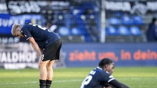 Auch Janne Sietan (li.) und Kennedy Okpala waren nach dem Abpfiff entsprechend enttäuscht. Gegen Bielefeld war letztlich mehr möglich.
