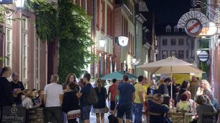 Kneipen in Heidelberg müssen jetzt auch unter Woche früher schließen.
