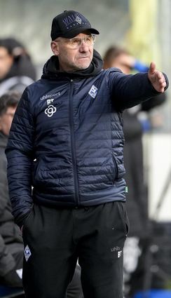 Waldhof-Trainer Bernhard Trares muss in der Rückrunde einige Problemzonen im Spiel seiner Mannschaft aufarbeiten.