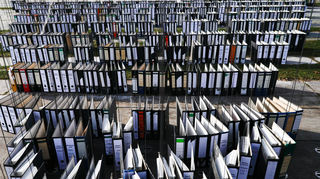 Deutschland ist bekannt für seine ausgewachsene Bürokratie. Doch für Mittelständische Unternehmen bedeutet diese mitunter sehr viel Aufwand.