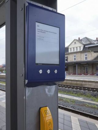 Auch digitale Infotafeln mit Sprachfunktion gibt es nun.