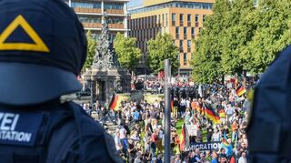 Mit teilweise massiven Aufgeboten hat die Polizei mehrere der großen Demonstrationen 2024 in Mannheim begleitet, wie hier am 7. Juni auf dem Paradeplatz.