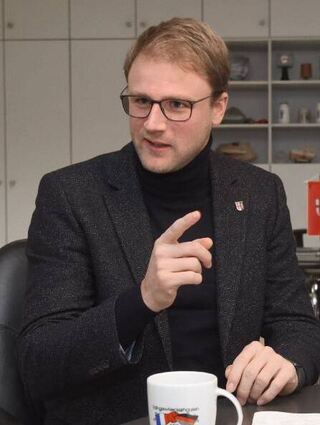 Bürgermeister Florian König zeigt klar die Richtung an.