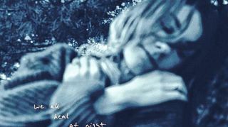 „We All Heal At Night“ von Songwriterin Henny Herz.