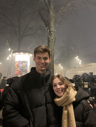 Finn und Fiona wollen weiter im Chaplin feiern.