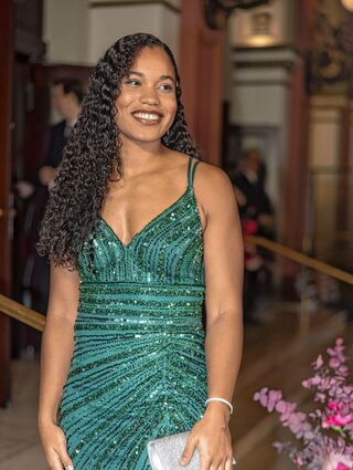 Die Kugelstoß-Olympiasiegerin Yemisi Ogunleye aufgenommen in der Alten Oper.