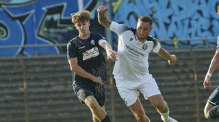 Fabian Czaker (r.) überwintert mit Fortuna Heddesheim in der Fußball-Verbandsliga auf Rang fünf, der SV Waldhof II ist Tabellenzehnter.