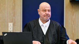 <p>Thomas Franz, der im Prozess die Schwester der getöteten 27-Jährigen vertritt, sprach von einem "monströsen Geschehen".<br></p>