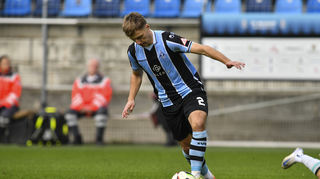 Waldhofs Sascha Voelcke (Nr.2) am Ball beim Spiel in der 3. Liga, SV Waldhof Mannheim - Hannover 96 II.