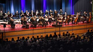Die Starkenburg Philharmoniker bei ihrem Neujahrskonzert in Viernheim.