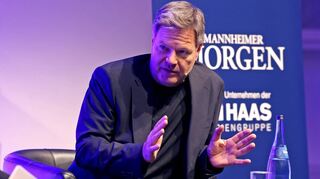 Im Gespräch mit „MM“-Chefredakteur Karsten Kammholz (l.): Wirtschaftsminister und Vizekanzler Robert Habeck, der der erste Bundeskanzler der Grünen werden möchte.