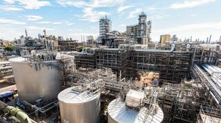 Der Chemiekonzern BASF plant, künftig ein Viertel seines in der Produktion benötigten Dampfs aus Geothermie zu gewinnen.