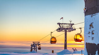 Einzigartige Lichtstimmung am Morgen: Bei solch einer Aussicht macht Skifahren gleich doppelt Spaß.