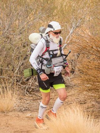 Holger Hedelt beim Kalahari- Ultraetappenlauf in Südafrika.