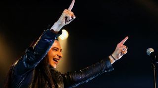 Bülent Ceylan macht beim Konzert im Maimarktclub ernst.
