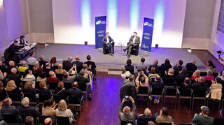 Das Interesse an Lars Klingbeil war groß, der Stamitz-Saal im Rosengarten am Samstagvormittag voll.