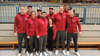 Barbara Gansmann ist Cheftrainerin, Sören Dotzauer (3.v.li.) Captain des Männerballetts der TG Biblis.