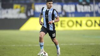 Seyhan Yigit steht für den SV Waldhof als Abwehrspieler auf dem Feld.