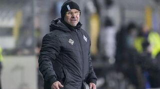 Bernhard Trares fordert im Abstiegskamf der 3. Liga von seiner Mannschaft mehr Kompromisslosigkeit.