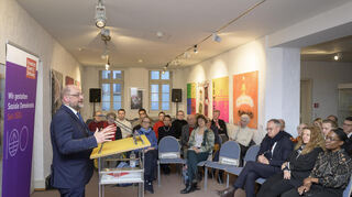 Zum 100-jährigen Bestehen der Friedrich-Ebert-Stiftung mahnt deren Vorsitzender Martin Schulz in Heidelberg vor aktuellen Gefahren für die Demokratie.