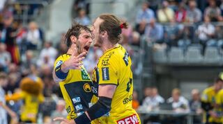 Werden am Dienstag noch einmal gemeinsam jubeln: Uwe Gensheimer (links) und Kim Ekdahl du Rietz.