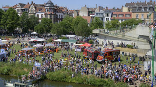 Der „Lebendige Neckar“ im Jahr 2023 lockte viele Menschen an den Fluss.