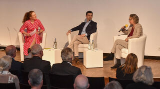 Das Podium v.l. Katharina Menne (Spektrum der Wissenschaft), Prof. Dr. Dr. Patrick Bach (Zentralinstitut für Seelische Gesundheit Mannheim) und Prof. Dr. Linda Breitlauch (Hochschule Trier) beim Manfred Fuchs-Kolloquium im Technoseum.