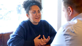 Die bisherige Vorsitzende des Migrationsbeirats Zahra Alibabanezhad Salem während eines Interviews mit dem „MM“ im Januar 2024.