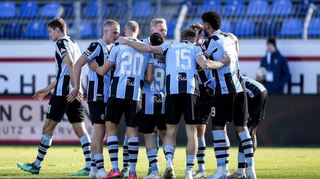 Die Spieler des SV Waldhof brauchen nach sieben Spielen ohne Sieg einen Erfolg gegen den 1. FC Saarbrücken.