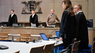 Die Heidelberger Rechtsanwälte Jörg Becker und Sandra Bauer, Verteidiger der beiden Angeklagten, zu Beginn des Prozesses Anfang Januar.