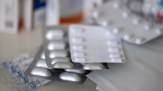 Ärzte und Pflegepersonal greifen häufiger als der Durchschnitt zur Flasche oder Tabletten.
