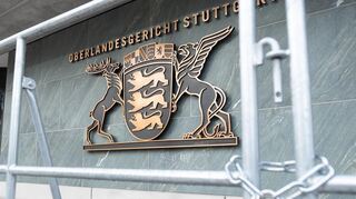 Der Prozess um das Mannheimer Messerattentat wird in Stuttgart-Stammheim am Oberlandesgericht verhandelt.