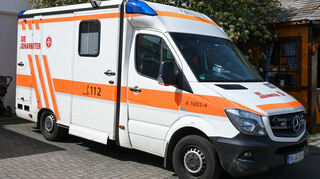 Ein Rettungswagen der Johanniter hat die Frau ins Uniklinikum gebracht. Inzwischen geht es ihr wieder gut.