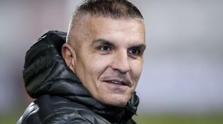 Kenan Kocak, Trainer des SV Sandhausen, hat zwar einen XXL-Kader in der 3. Fußball-Liga zur Verfügung stehen - meist aber nicht einmal alle Spieler im Training.