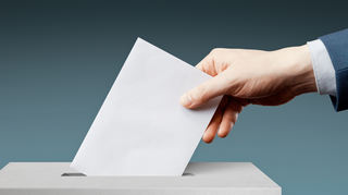 Die Wahllokale haben geschlossen: Bei der Bundestagswahl 2025 beginnt die Auszählung der Stimmzettel.