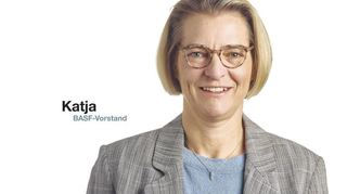 Auch BASF Vorstandsmitglied Katja Scharpwinkel ist auf einem Plakat der Foto-Initiative „Demokratie-Akzeptanz-Vielfalt“ zu sehen.