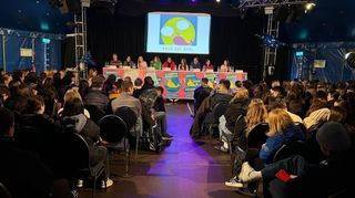 Bei "Bock auf Wahl" diskutieren die Mannheimer Kandidaten für die Bundestagswahl mit Schülern im Zirkus Paletti.