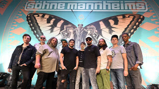 Die Söhne Mannheims: Thilo Zirr (l-r), Kosho, Giuseppe Porrello, Metaphysics, Dominic Sanz, Florian Sitzmann, Michael Klimas, Karim Amun, Ralf Gustke, Edward Maclean.