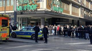 Nach einer möglichen Amokfahrt kommt es in der Mannheimer Innenstadt zu einem Großeinsatz.
