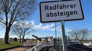 Keine Empfehlung, sondern Gebot: Hier müssen Radfahrer absteigen.