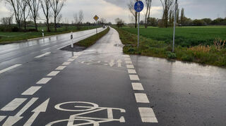 Ein neuer Radweg zwischen Heddesheim und Muckensturm entlang der sanierten Kreisstraße steht bereits seit 2021 zur Verfügung.